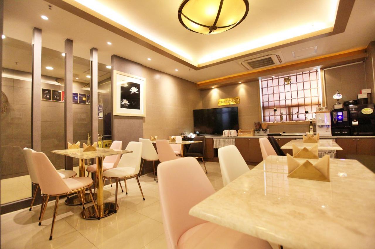 Changwon At Business Hotel Ngoại thất bức ảnh