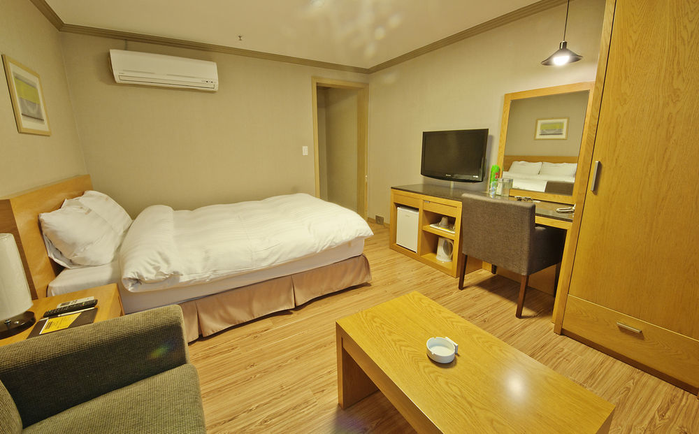 Changwon At Business Hotel Ngoại thất bức ảnh
