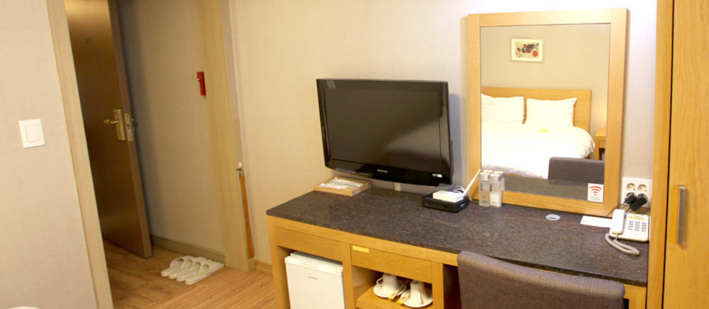 Changwon At Business Hotel Ngoại thất bức ảnh